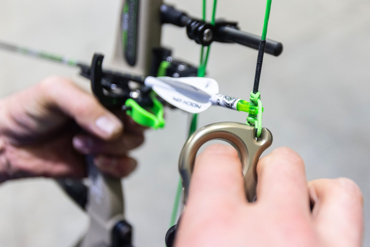 D-LOOP TYING PRACTICE METHOD - Nock On Archery