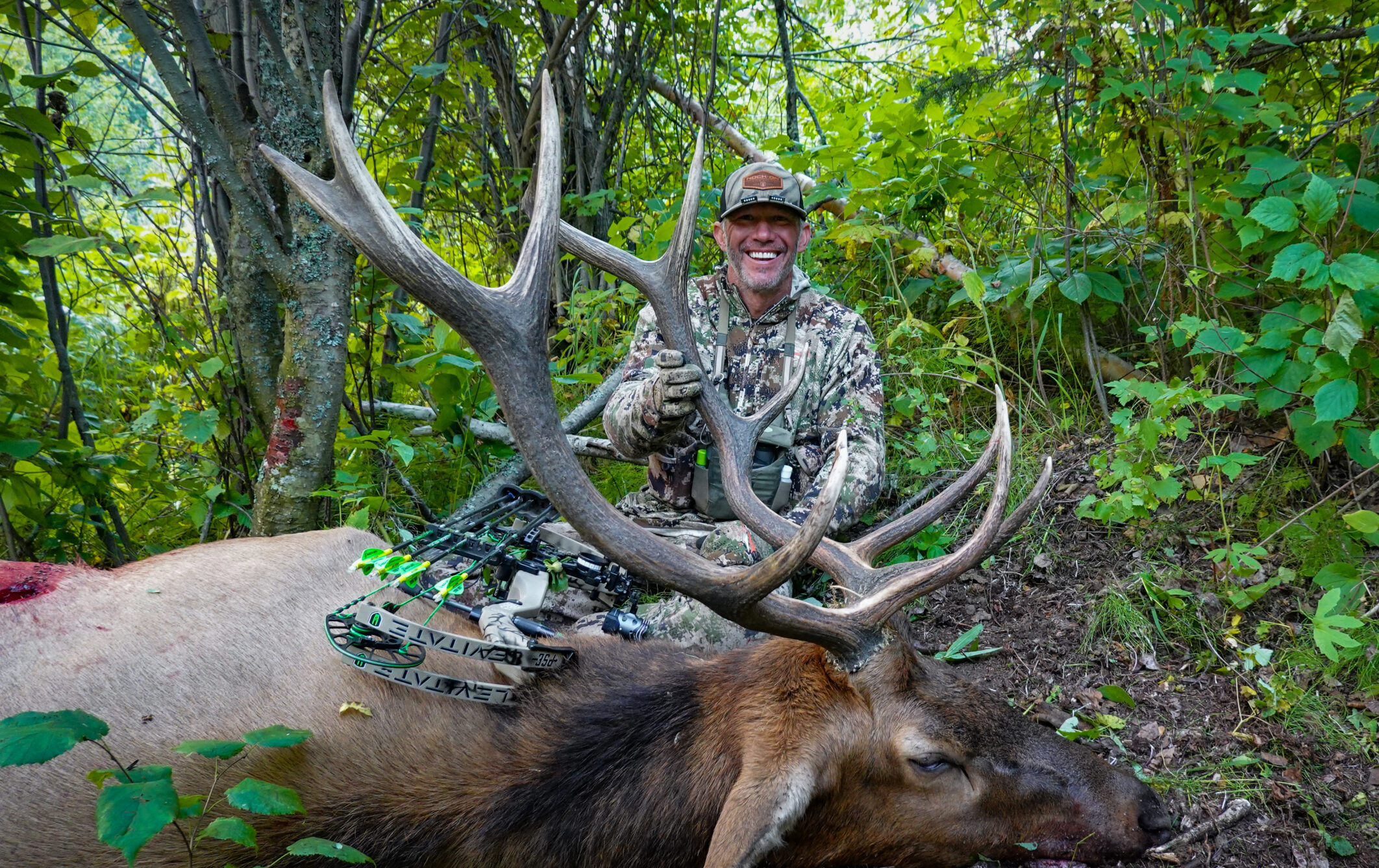 RIVER BASIN WAPITI – Long Miles = Last Minute Success