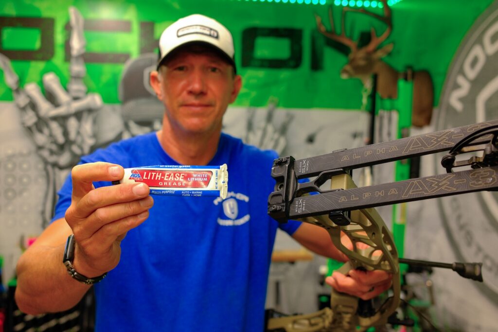 One Maintenance Trick That Makes Your Bow Dead Silent in the Field 7 bow grease diy